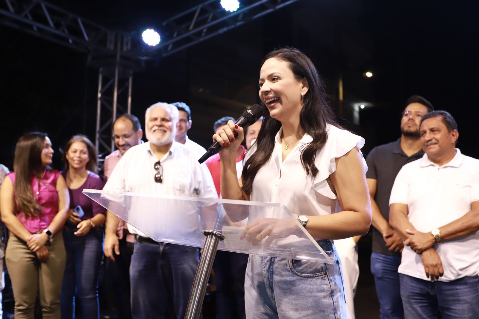 Márcia Conrado inaugura novo asfalto no centro de Serra Talhada