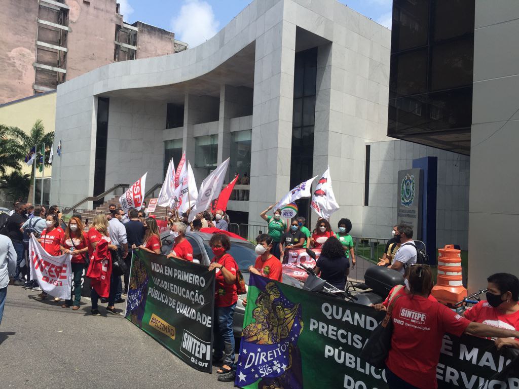 Servidores Federais Estaduais E Municipais Fazem Ato Na Frente Da