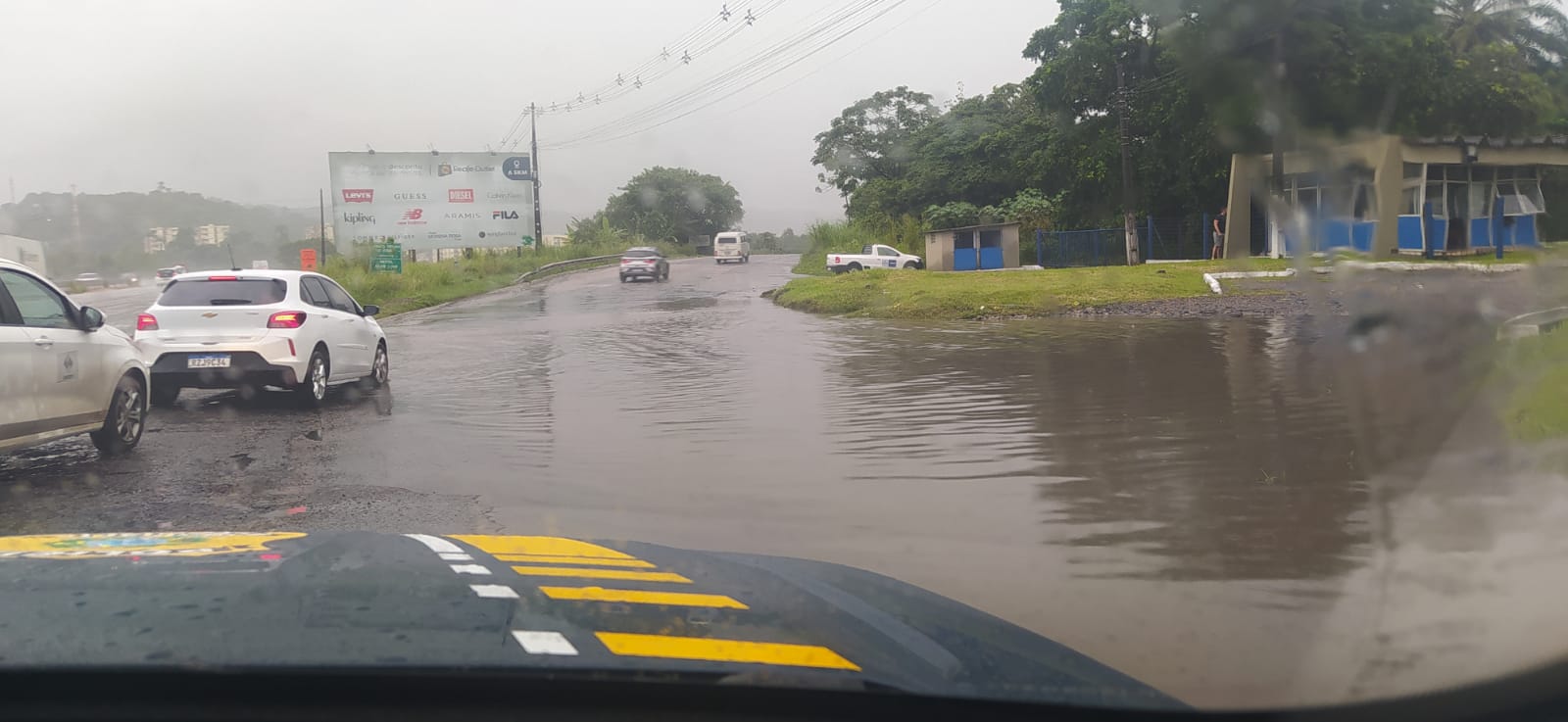 Chuvas Recife Reduz Est Gio De Alerta Para Aten O