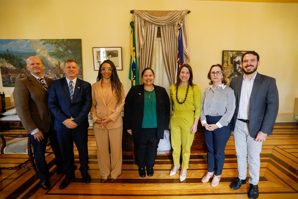 Raquel Lyra recebe nova cônsul-geral dos Estados Unidos no Recife