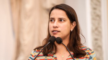 Ministério Público de Contas investiga irregularidades de pagamentos da FUNDEB e notifica Raquel Lyra