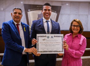 Caruaru recebe Prêmio Prefeitura Amiga da Biblioteca 