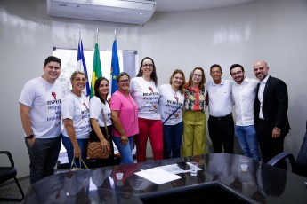  Lula da Fonte e Romero Sales Filho se reúnem com secretária de Educação para falar sobre recadastramento das unidades de ensino