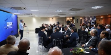 Empresários se reúnem com o governador de Minas Gerais, na Casa da Indústria 