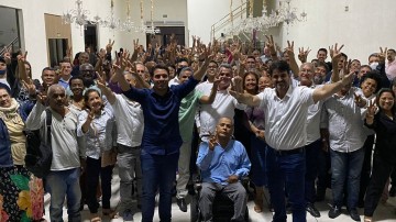 Manoel Jerônimo e João Paulo Costa se reúnem com apoiadores no Recife
