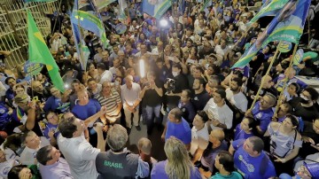 Anderson começa campanha com caminhada em Cajueiro Seco, bairro do Jaboatão