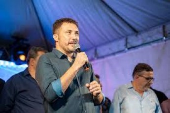 PT decide apoiar a reeleição de Flávio Gadelha em Abreu e Lima 