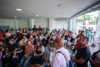 Grupo de professores fazem assembleia na recepção da prefeitura de Santa Cruz e tumulto suspende atendimentos da Secretaria de Receita 