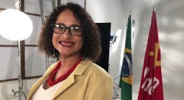 Ministra Luciana Santos diz que só vai falar sobre a prefeitura de Olinda em “momento oportuno” 