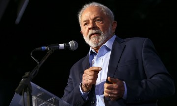 Lula pode levar até quatro meses para se recuperar por completo da cirurgia; presidente já iniciou sessões de fisioterapia 