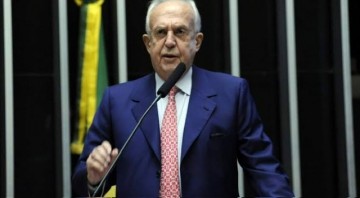 Senado lê carta de Jarbas Vasconcelos  em meio a muitas homenagens