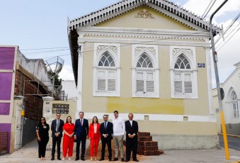 Fernando Ribeiro Lins e Ingrid Zanella visitam obras da sede da OAB Gravatá