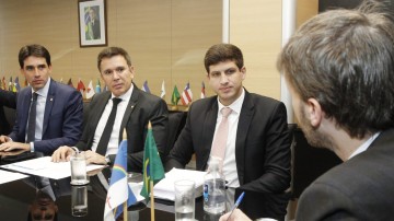 João Campos solicita recursos em reunião no MDR  