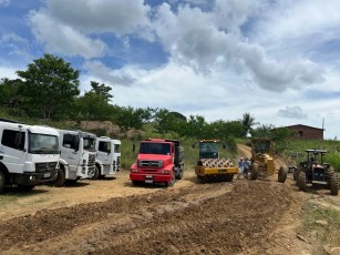 Prefeito Marconi Santos inicia grande obra de estradas vicinais em São Vicente Ferrer 