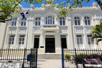 Câmara do Recife retoma trabalhos parlamentares e dá posse a novos vereadores