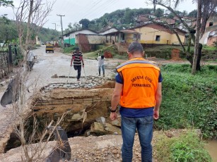 Governo de Pernambuco dobra repasse de benefício emergencial para municípios afetados pelas chuvas