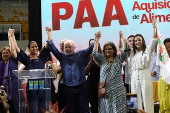 Márcia Conrado prestigia a volta do Programa de Aquisição de Alimentos com Lula