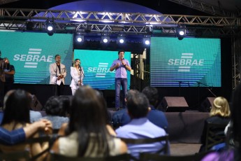 Deputado Henrique Queiroz Filho prestigia abertura do 5º Festival de Confecção de Cupira