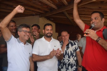 Joel Gonzaga e Carlinhos Feitosa são anunciados como a chapa de sucessão do prefeito de Feira Nova