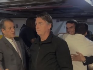 Bolsonaro fala pela primeira vez após volta ao Brasil 