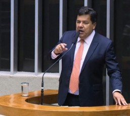 Mendonça Filho apresenta projeto de lei que dá direito do trabalhador contestar o imposto sindical 