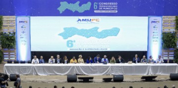 Márcia Conrado comanda apresentação de boas práticas de gestão municipal no último dia de Congresso da Amupe