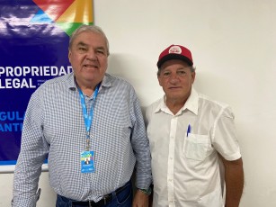Presidente do MST em Pernambuco visita a sede do Iterpe no Recife