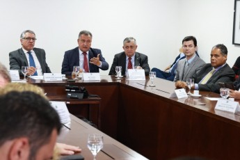 Clodoaldo Magalhães se reúne com ministros de Lula