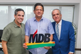 Nininho Carvalho, prefeito de Parnamirim, e Saulo Holanda, vereador de Olinda, se filiam ao MDB