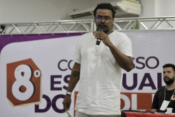 Tiago Paraiba é  reeleito presidente do PSOL em Pernambuco 