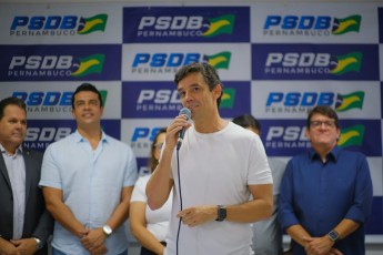 Daniel Coelho prestigia posse de Fred Loyo e afirma que não se deve subestimar Raquel Lyra e nem o PSDB