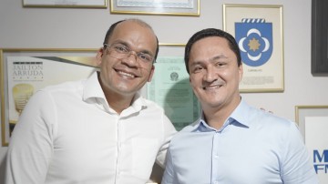 André Ferreira recebe apoio do diretor da Rádio Maranata
