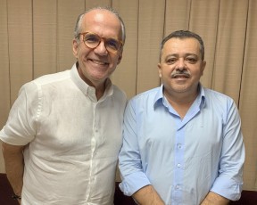 Prefeito de Macaparana se reúne  com Fernando Dueire