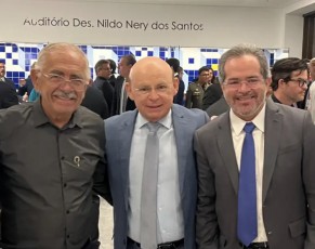 Prefeito de Paulista prestigia posse do novo presidente do TCE 
