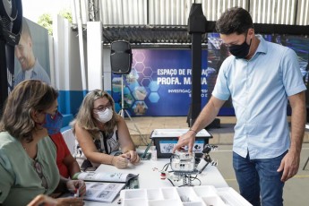 Anderson Ferreira anuncia ensino de robótica nas escolas do Jaboatão 