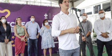 João Campos entrega ambulatório voltado para assistência integral à saúde da mulher