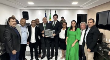 Henrique Queiroz Filho recebe título de cidadão de Buenos Aires 