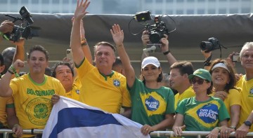 Pedindo pacificação, Bolsonaro discursa para uma Paulista lotada e não cita STF