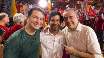 Clodoaldo Magalhães recebe apoio de candidato a prefeito de Maraial