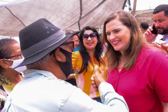 Marília Arraes visita Capoeiras ao lado de Zé da Luz e Rossine Blesmany
