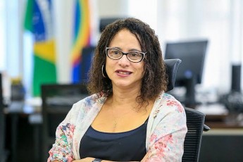 Ministra Luciana Santos participa de inauguração do Cais da Vila