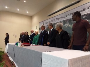 UFPE realiza transmissão de cargo para o novo reitor, professor Alfredo Macedo Gomes