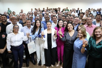 Raquel Lyra faz balanço do primeiro ano de gestão para prefeitos de Pernambuco e garante redistribuição do ICMS