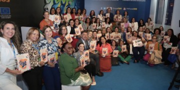 Amupe lança caderno de boas práticas municipais de políticas públicas para mulheres