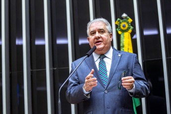 No Dia Nacional da Adoção, Augusto Coutinho destaca avanços gerados por lei de sua autoria