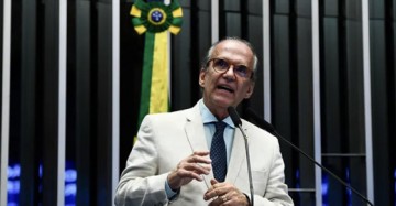 Senador Fernando Dueire faz homenagem aos 198 anos do Diário de Pernambuco 