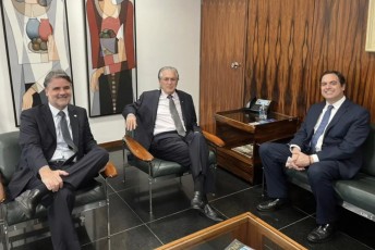 Governador se reúne com Bivar e Raul Henry em Brasília