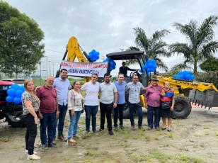 Jarbas Filho cumpre agenda em Bonito e participa de entrega de equipamentos agrícolas