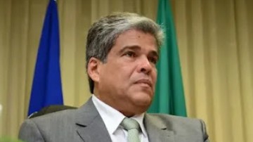 Ex-prefeito de Limoeiro se anima para ser candidato a deputado