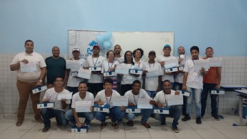 Programa Cidade Saneada, parceria da Compesa e BRK, forma nova turma de encanadores em Goiana